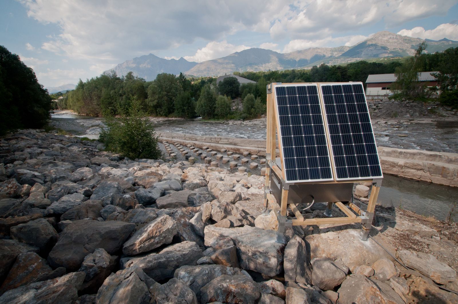 panneaux solaires pour alimentation antenne RFID